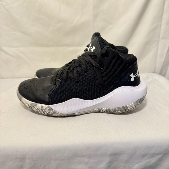 Under Armour Boys‎ Jet 21 3024794-001 Black Basketball Shoes Sneakers Size 4Y - Picture 2 of 8